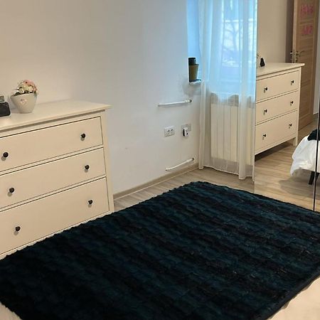 Apartament Popescu Călimăneşti エクステリア 写真